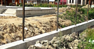 Фундамент под забор заказать в Ялуторовске - заливка фундамента для забора | от 1546 за п.м.